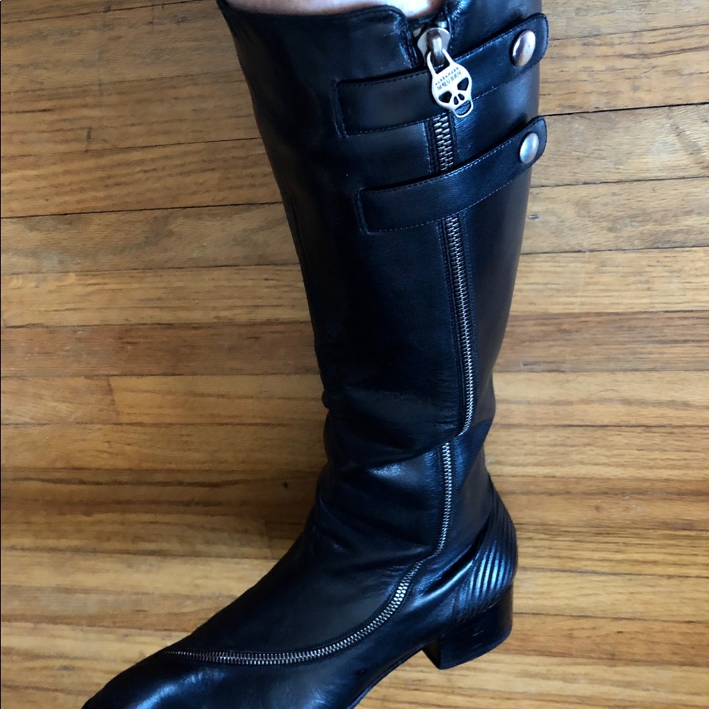 ☠Alexander McQueen knee-high leather boot☠☠